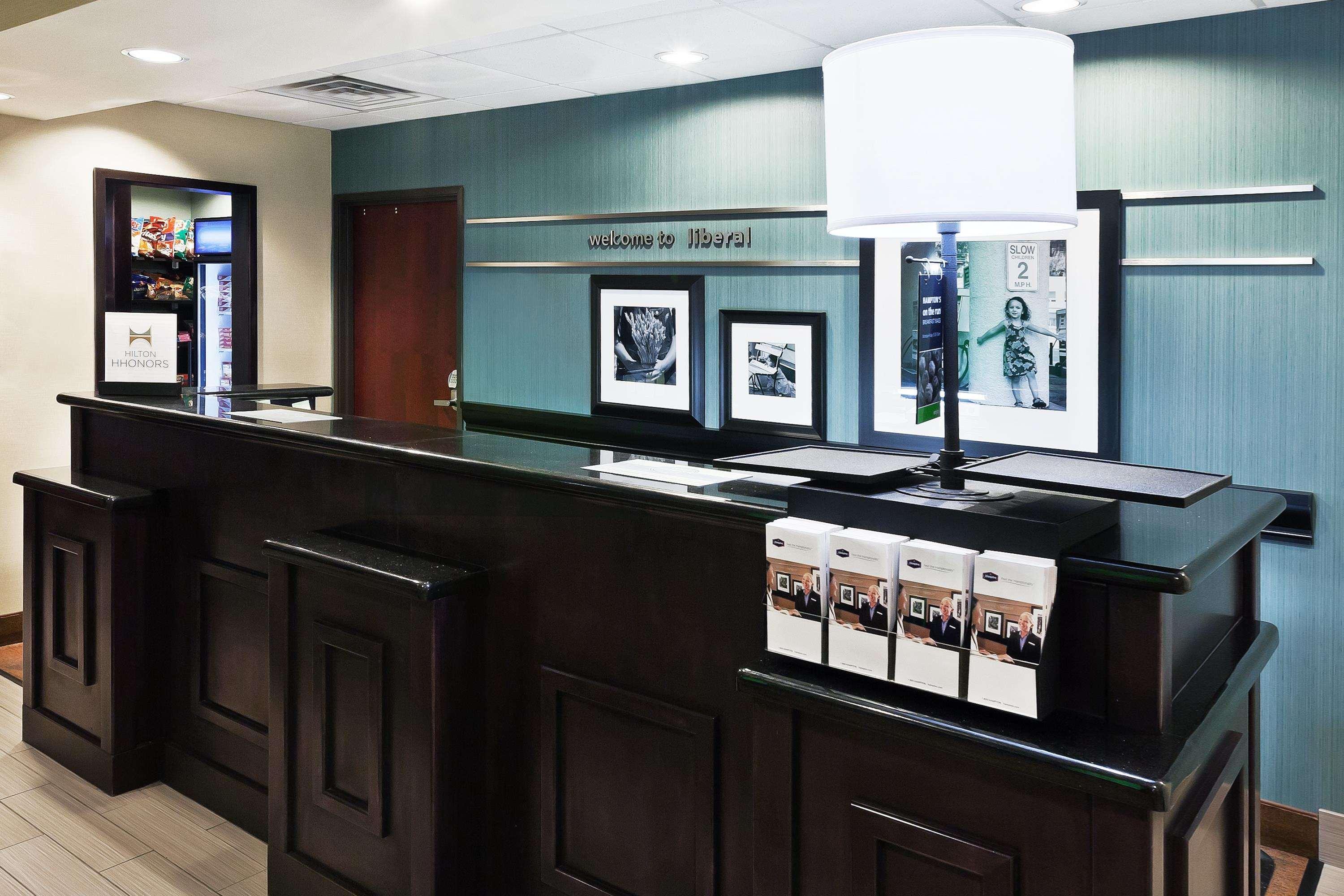 Hampton Inn & Suites Liberal Kültér fotó
